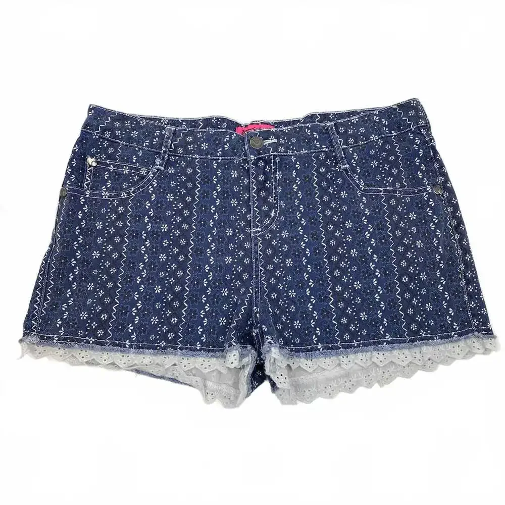 Betsey Johnson Dark Wash Paisley Lace Trim Jean Shorts | Size 12